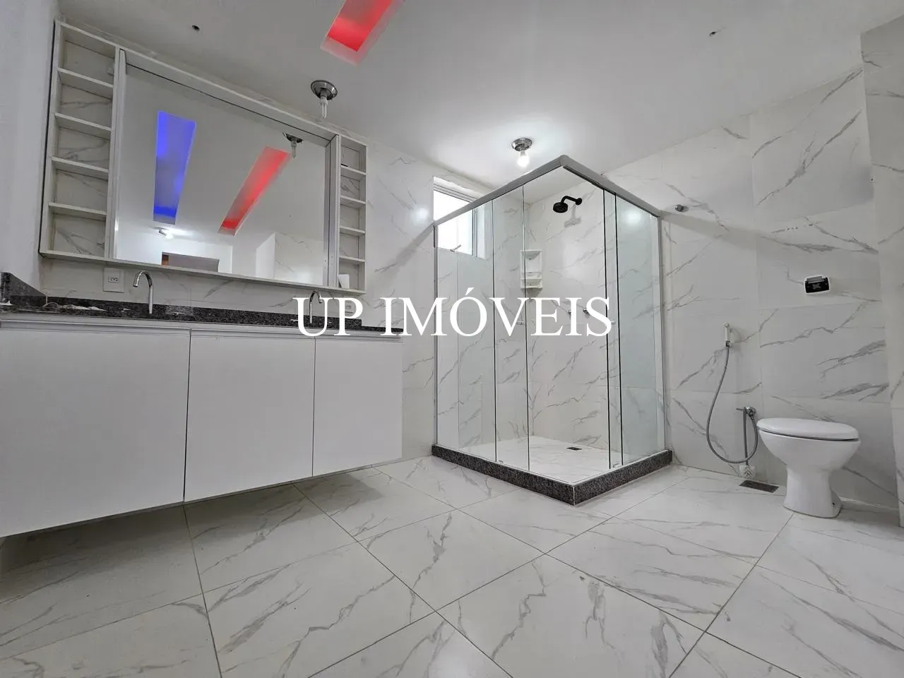House with separate kitchen, 5 bedrooms and 450 m² — photo 4