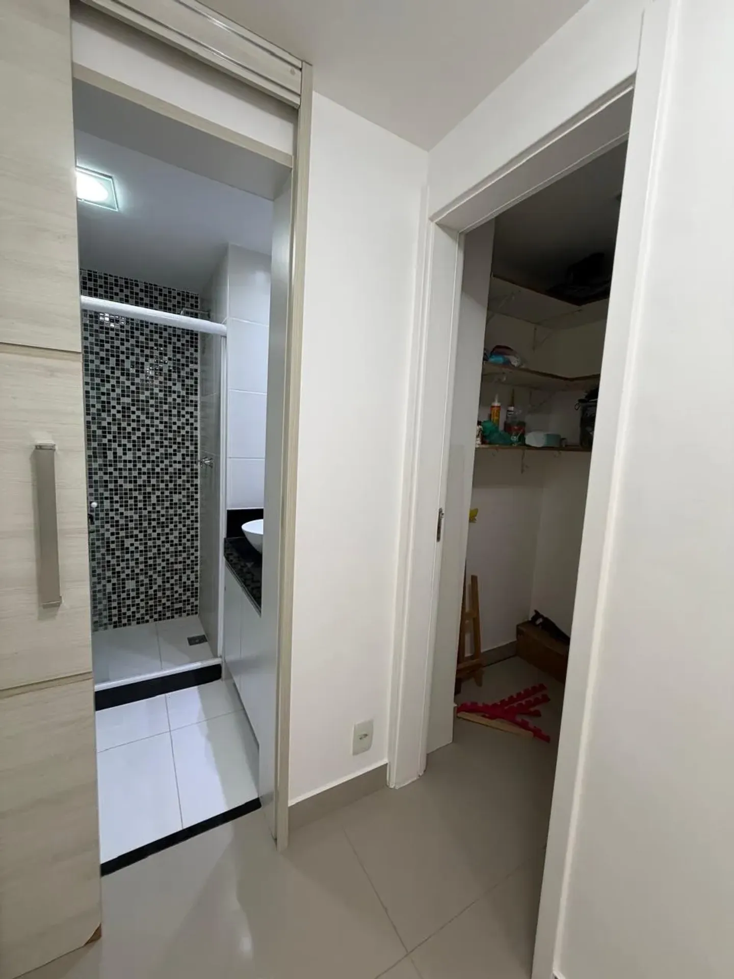 4-bedroom apartment with a closed-in balcony — photo 21
