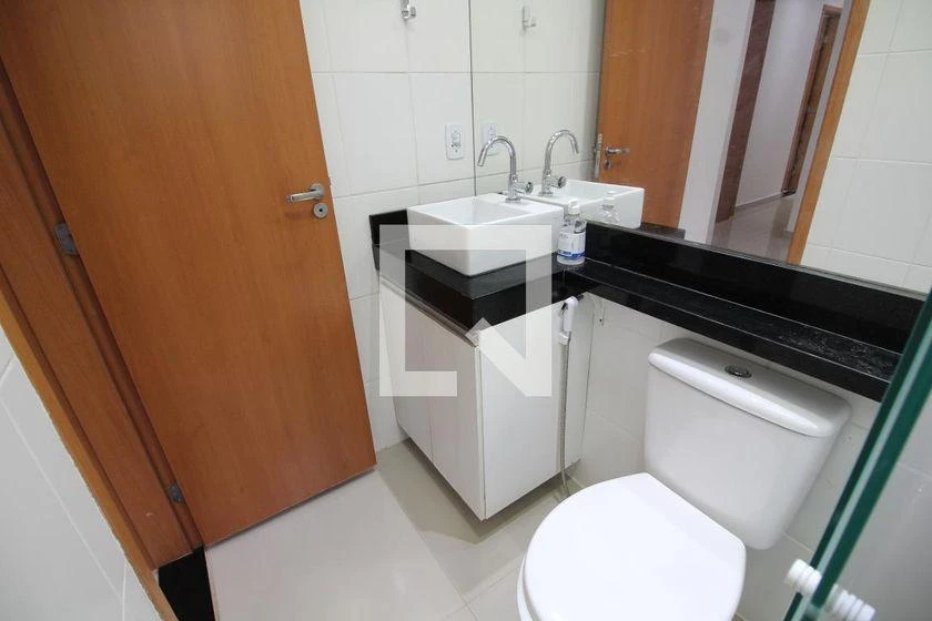 Apartamento de 2 quartos em condomínio com piscina — photo 28