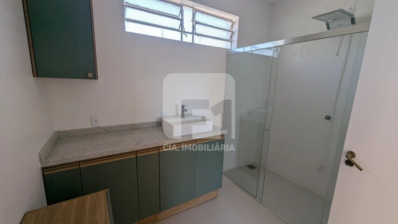 House with 6 bedrooms, en-suite and parking for 6 — photo 39