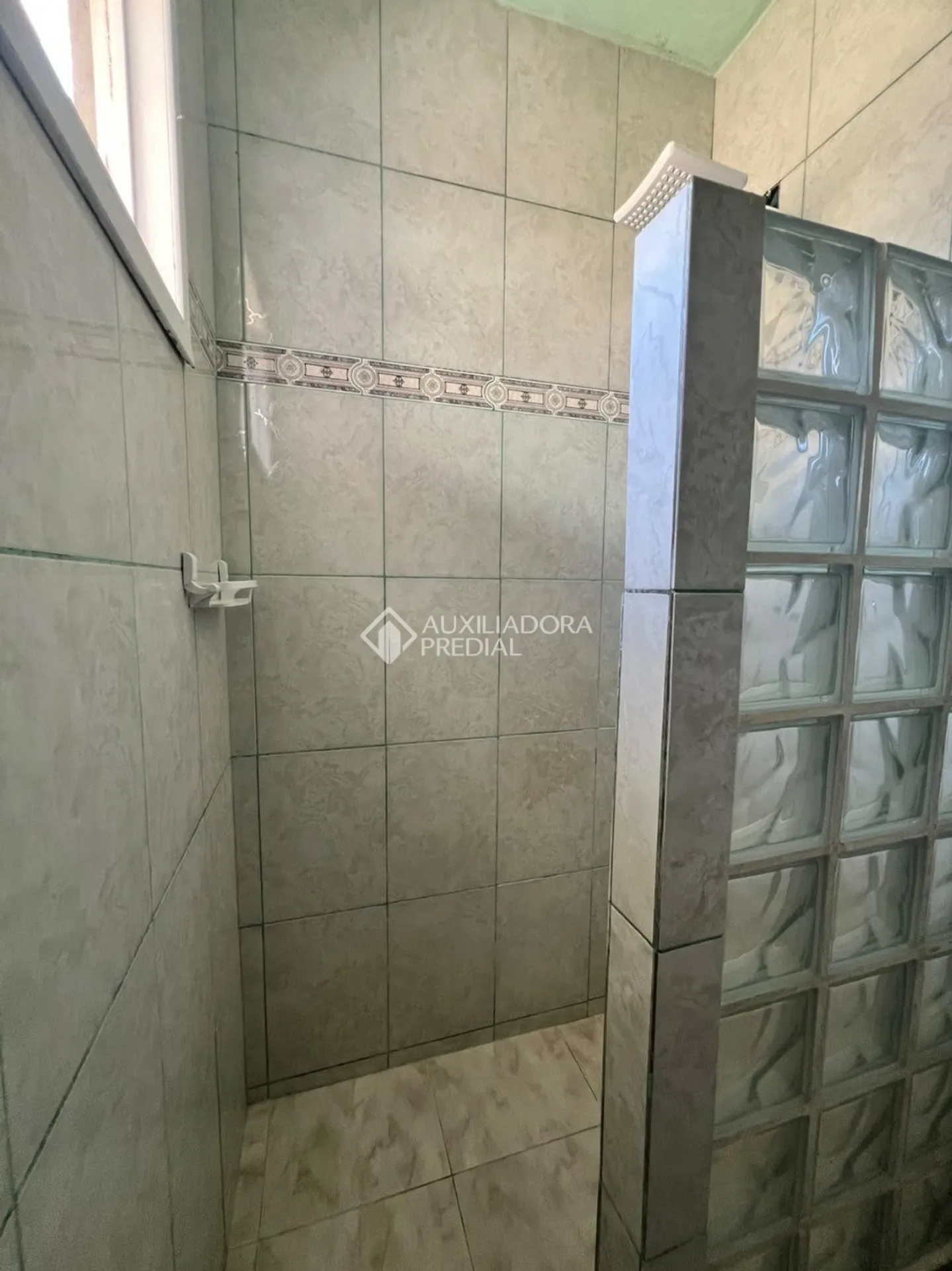 Furnished studio with 38 m², 1 bedroom and 1 bathroom — photo 24
