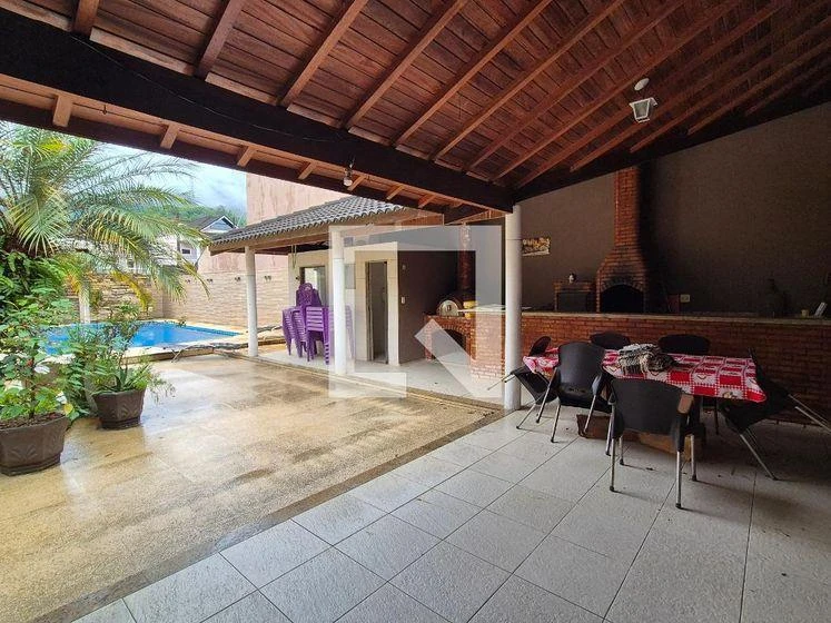 Furnished house, 400 m², with a glass-enclosed balcony — photo 40