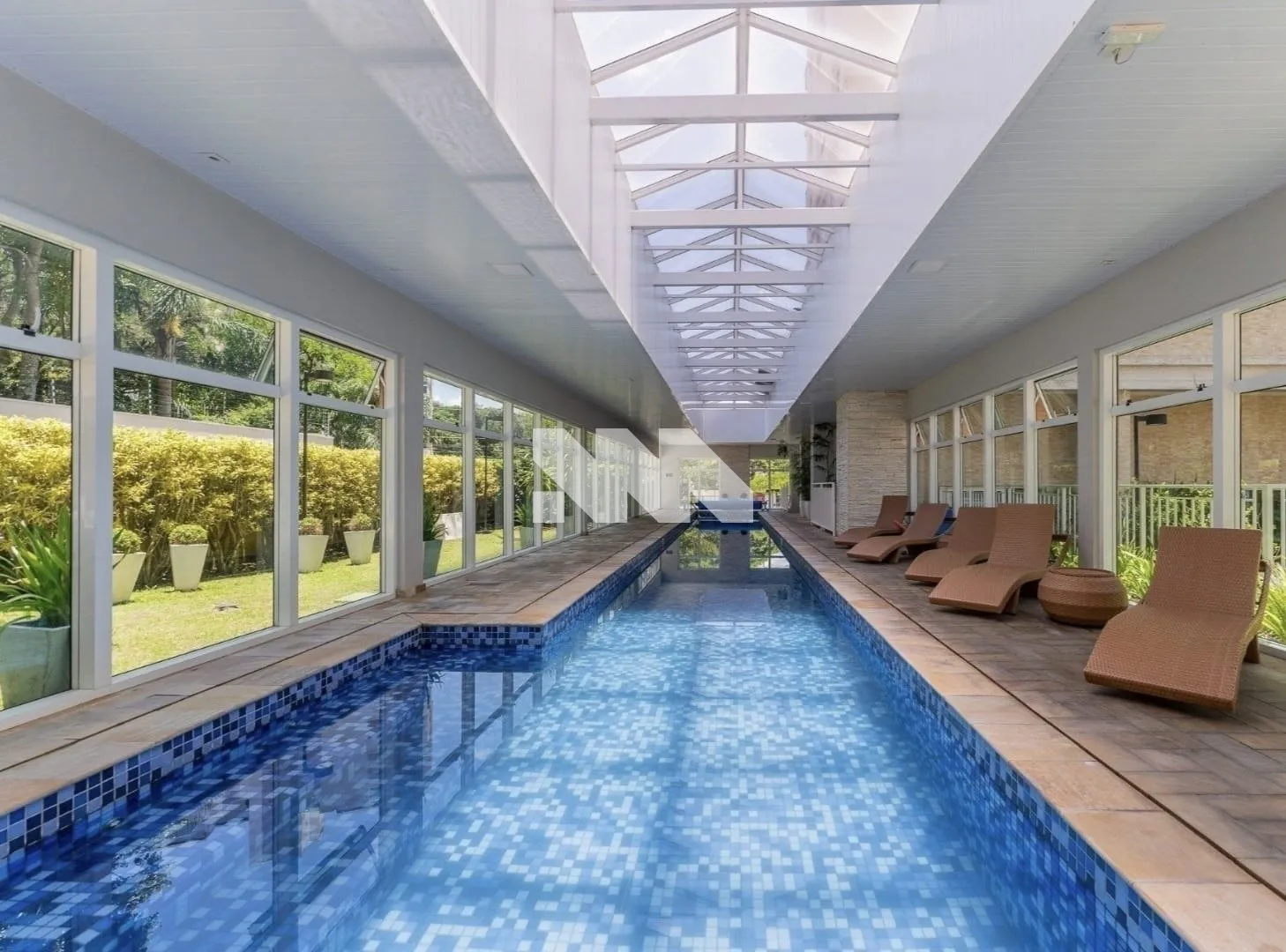 Furnished apartment with 4 bedrooms and 231 m² — photo 23