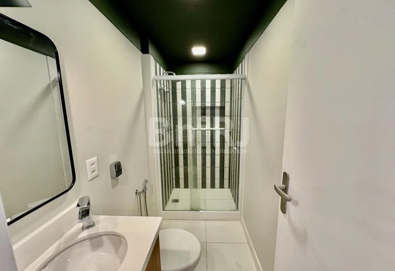 Furnished apartment, 121 m², with a glass-enclosed balcony — photo 9