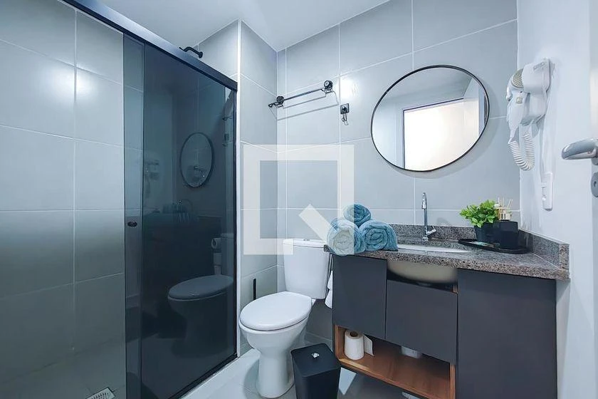 Apartamento amueblado de 1 dormitorio con 35 m² y balcón cerrado — photo 22