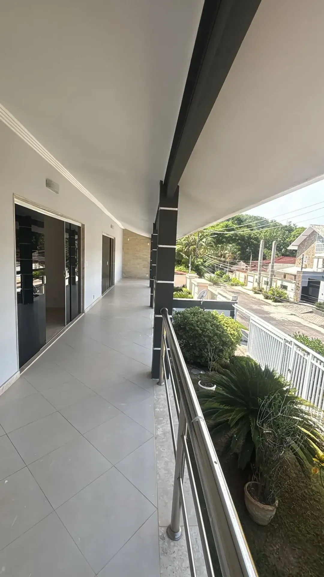 Apartment with 4 bedrooms, balcony and 500 m² — photo 21