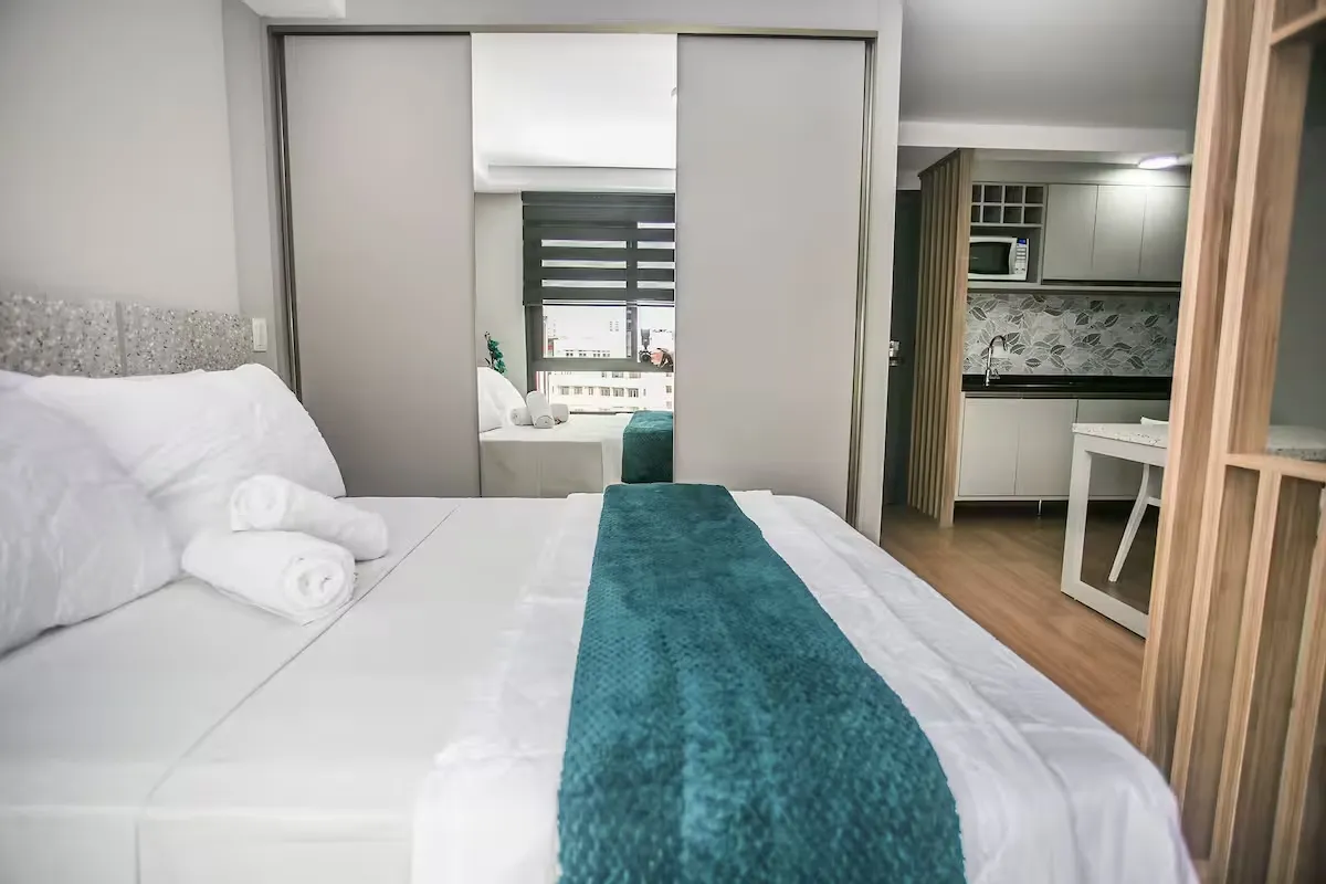 Studio de 28 m² com cozinha americana e sacada de vidro — photo 46
