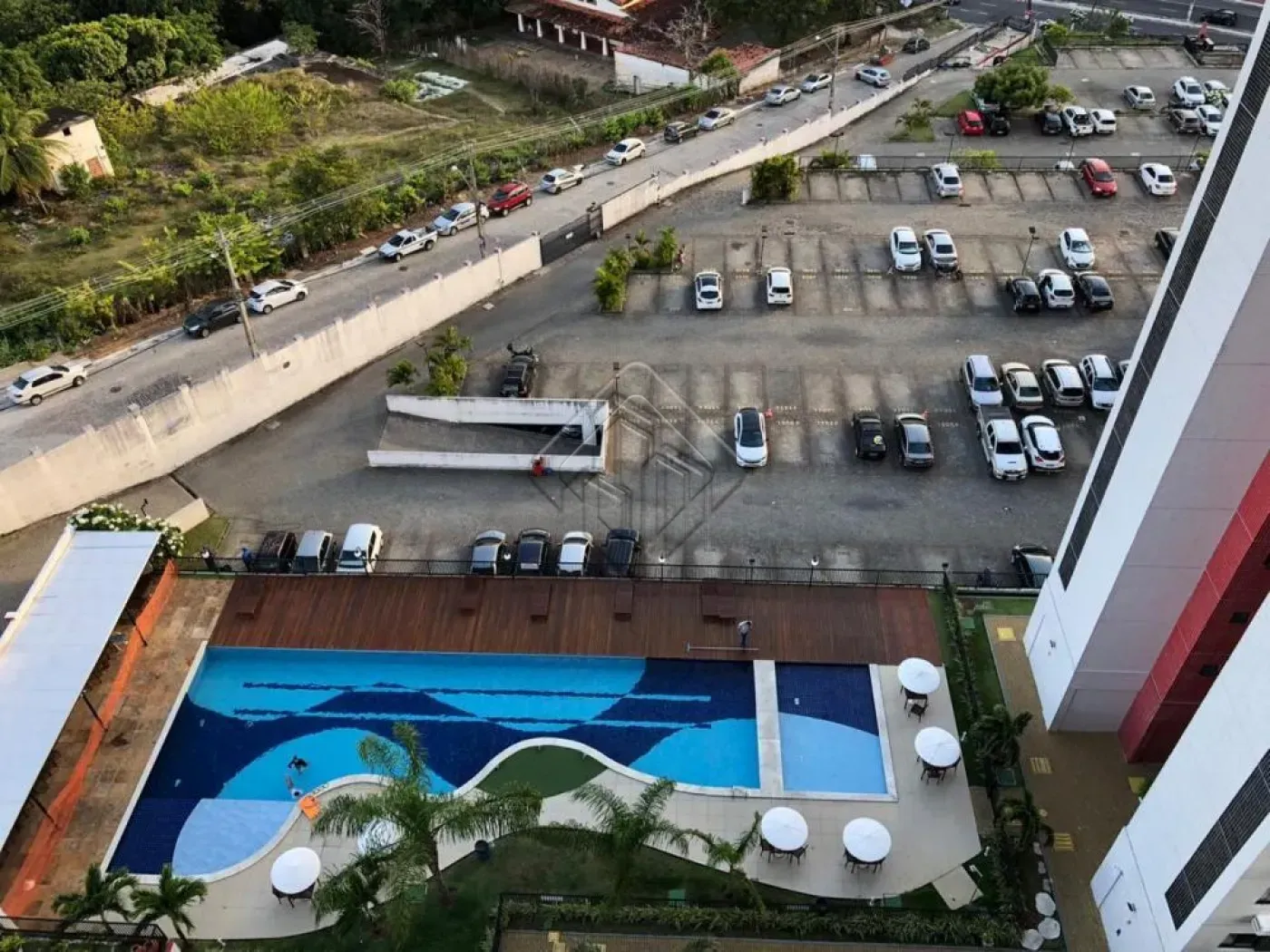 Apartamento de 2 quartos em condomínio com piscina — photo 14