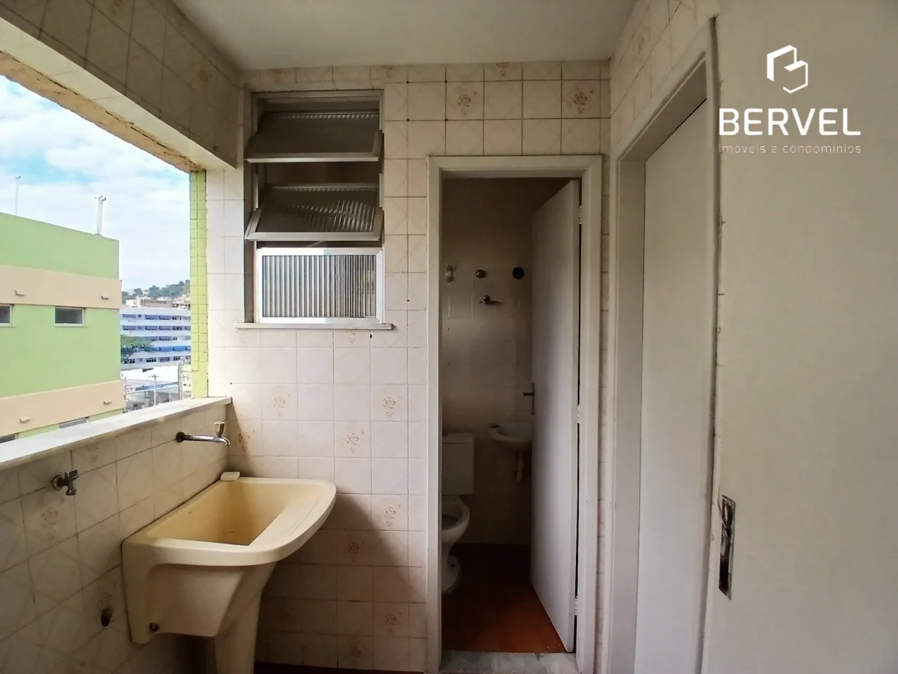 2-bedroom apartment with a fitted kitchen — photo 9