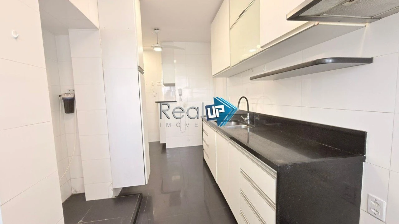 Rooftop apartment with balcony and 4 bedrooms, 5 baths — photo 40