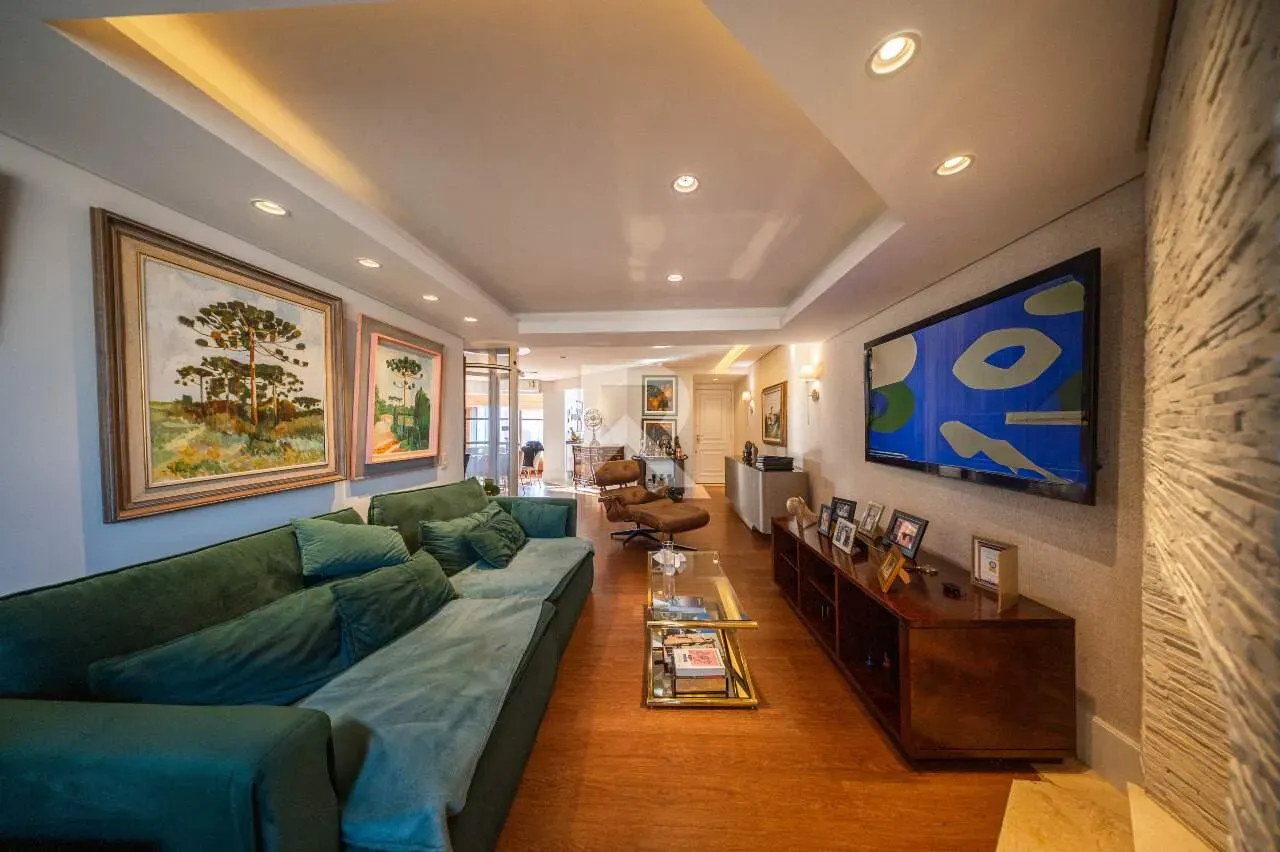 Furnished apartment with 3 bedrooms and 221 m² — photo 16