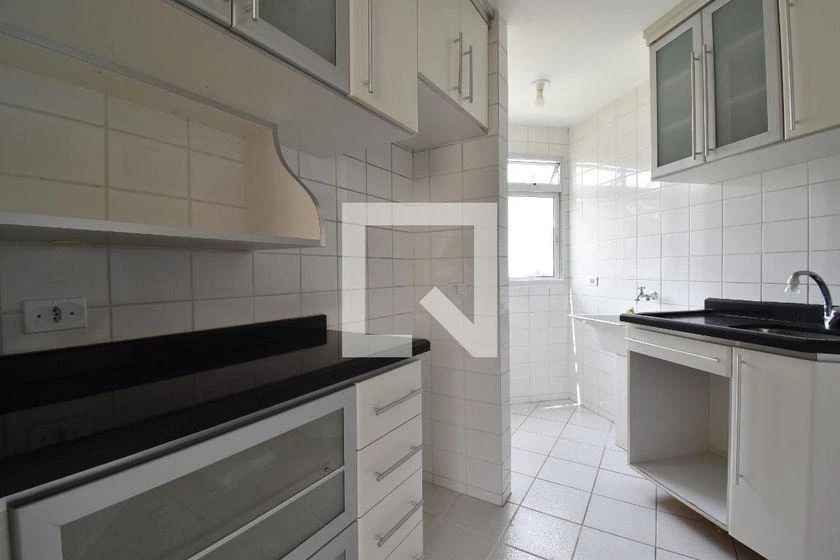 3-bedroom apartment in a building with a pool — photo 15
