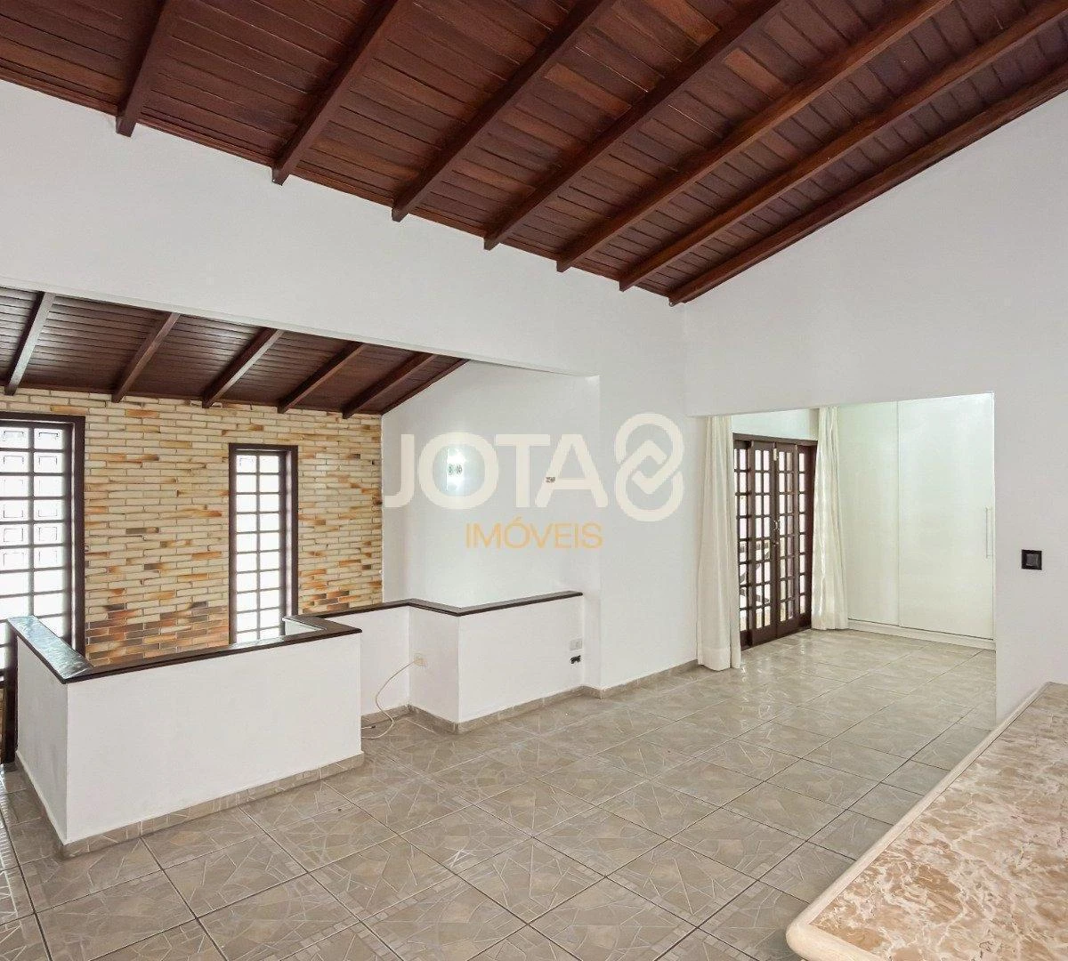 Ванна та 3 спальні: будинок 300 м² — photo 42