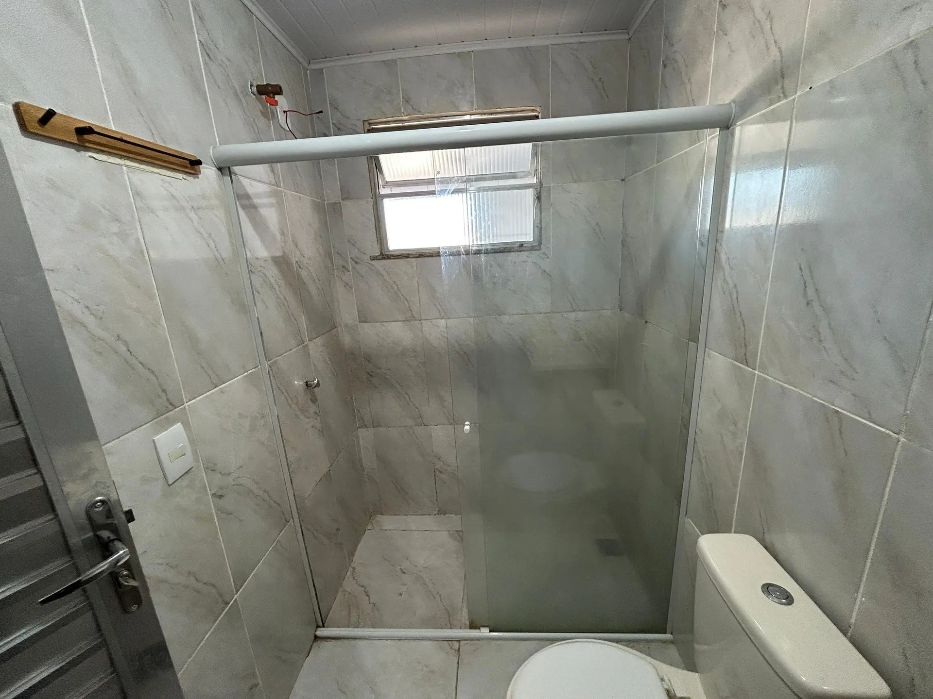 Квартира з 2 спальнями та 1 ванною з душовою зі скла — photo 28