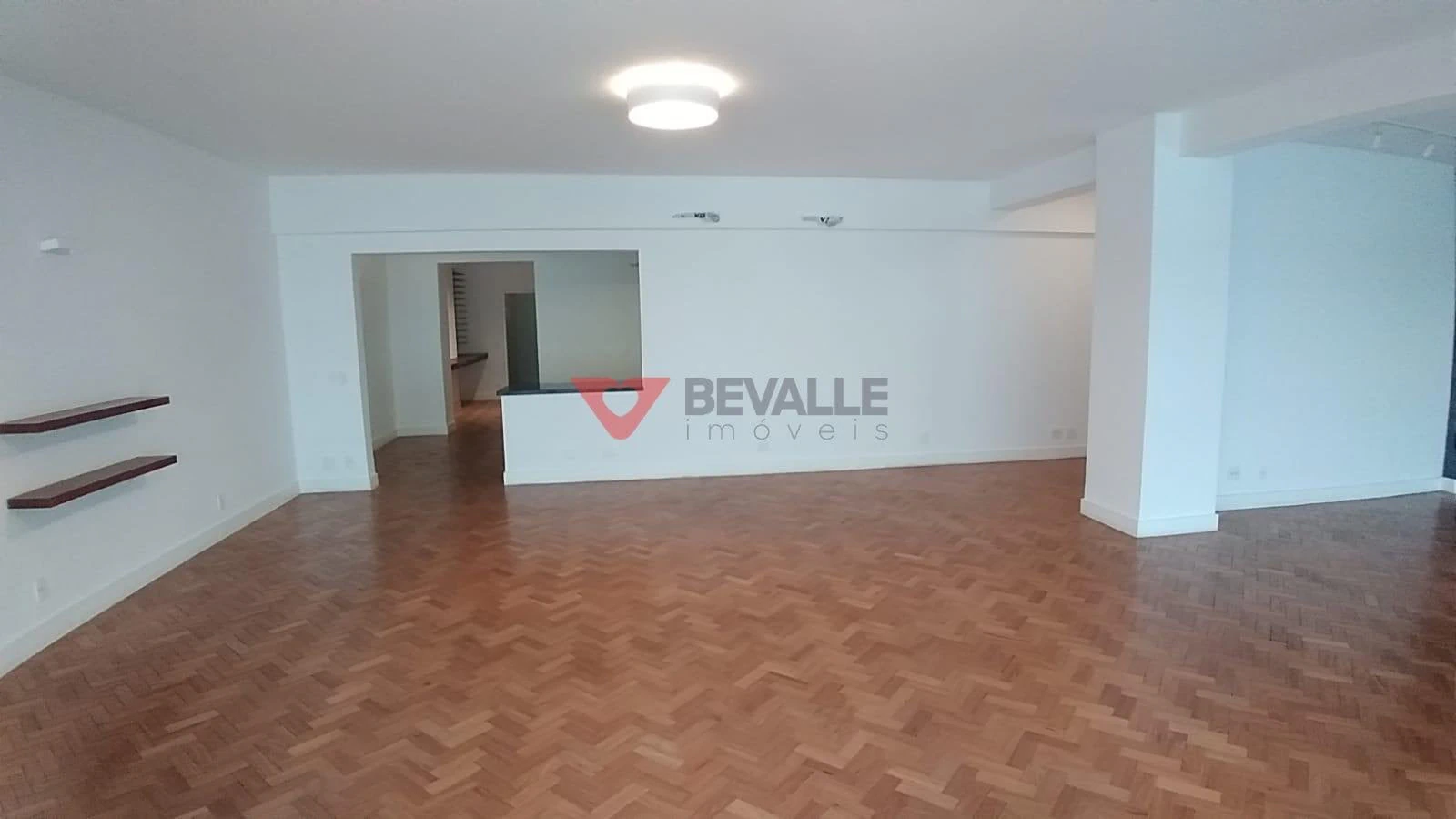 Rental apartment with 3 bedrooms, balcony, 3 baths — photo 2