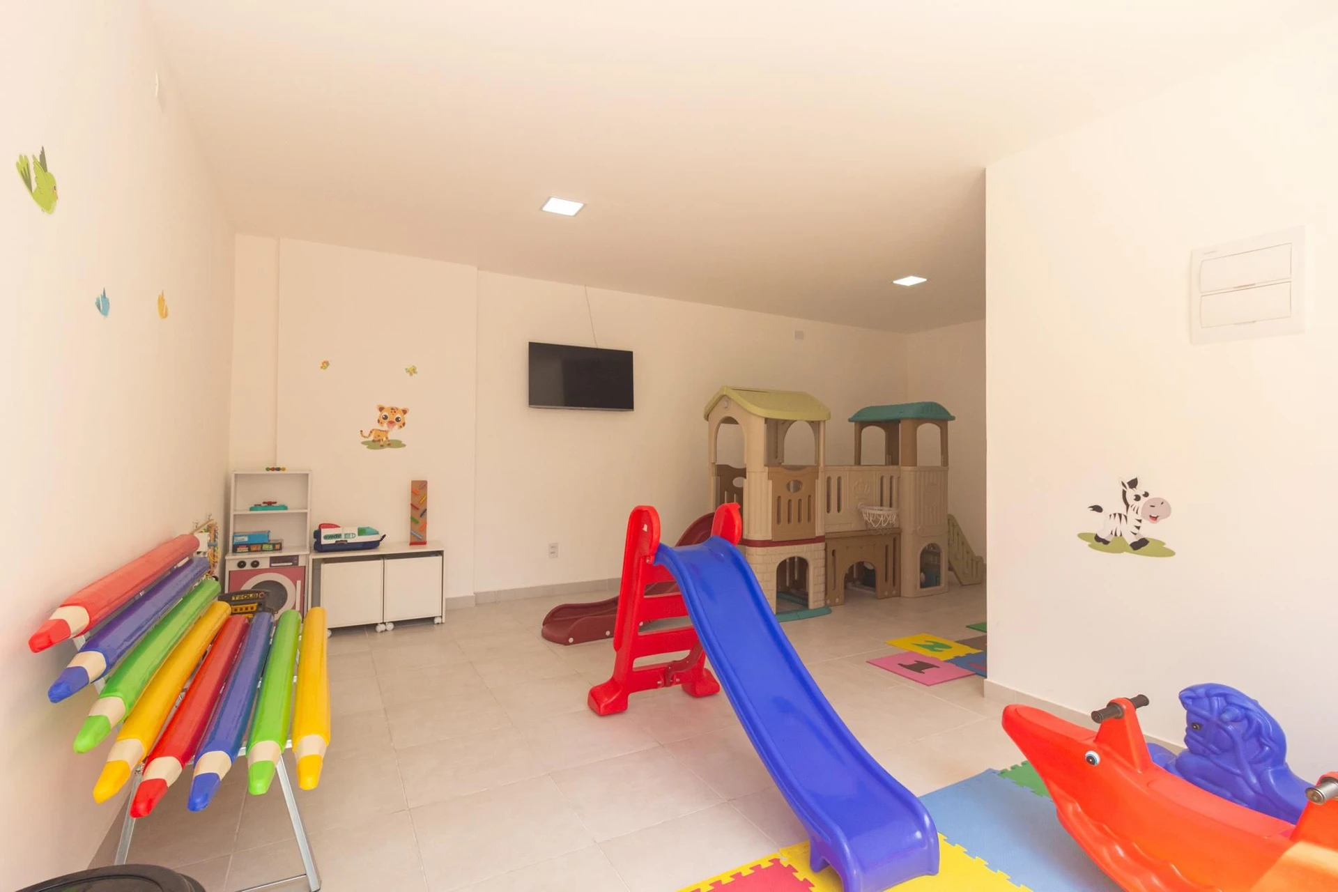 Apartment with 2 bedrooms, 1 en-suite and 1 parking spot — photo 66