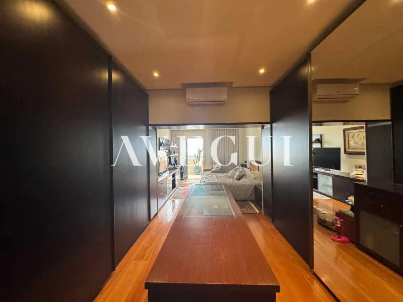 Apartment with 5 bedrooms and a balcony — photo 19