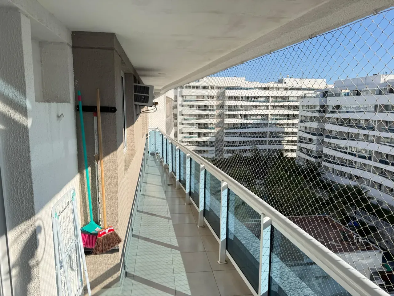 Home office in a 5-bedroom apartment, 200 m² — photo 26