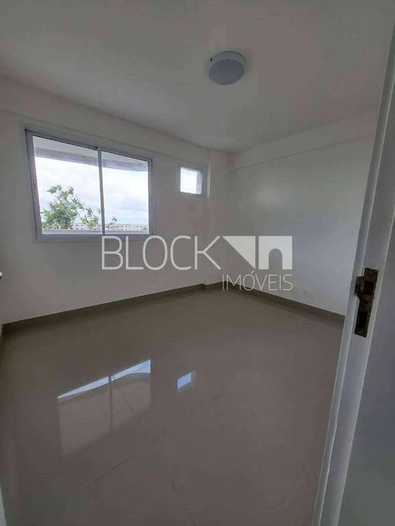 1-bedroom apartment with balcony and 49 m² — photo 15