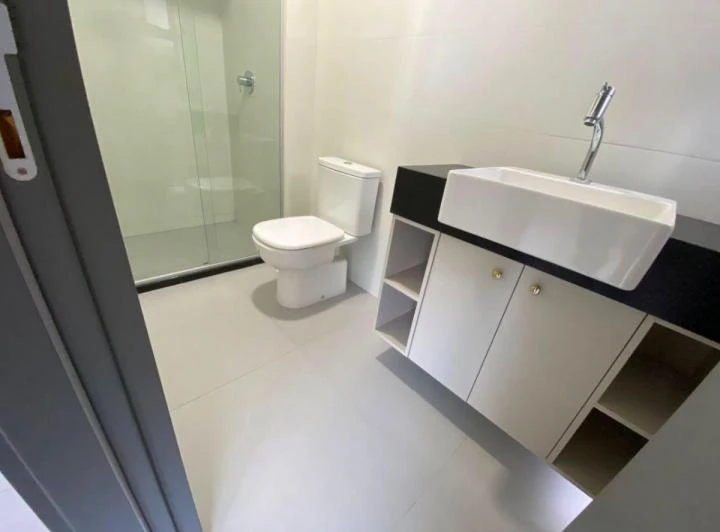 136 m² apartment with 4 bedrooms and 5 bathrooms — photo 8