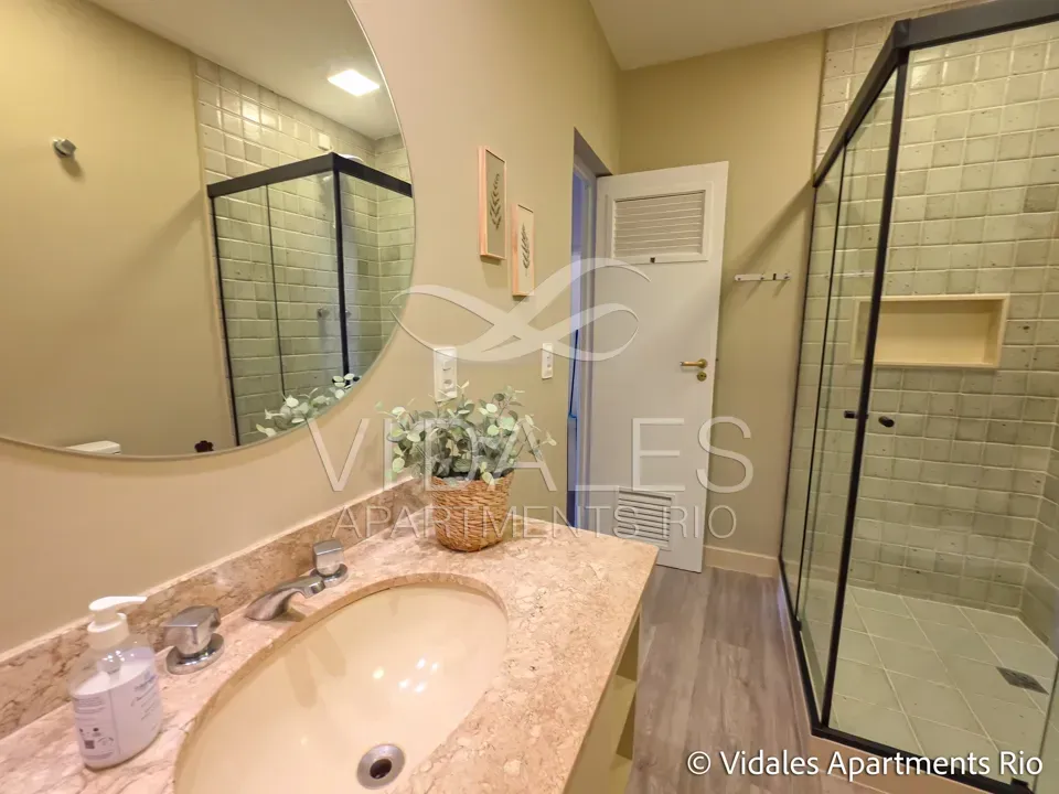 Furnished 715 m² apartment with 4 en-suite bedrooms — photo 86