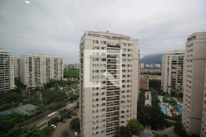 2-bedroom apartment with en-suite and glass balcony — photo 24
