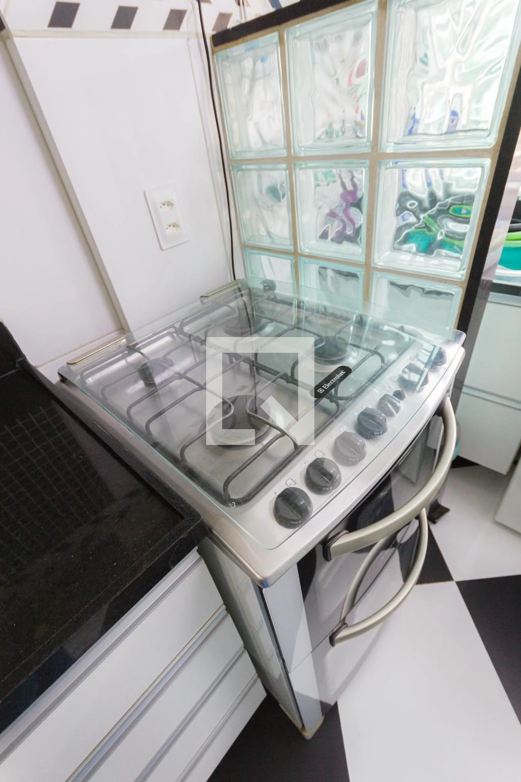 2-bedroom apartment with parking and balcony — photo 24