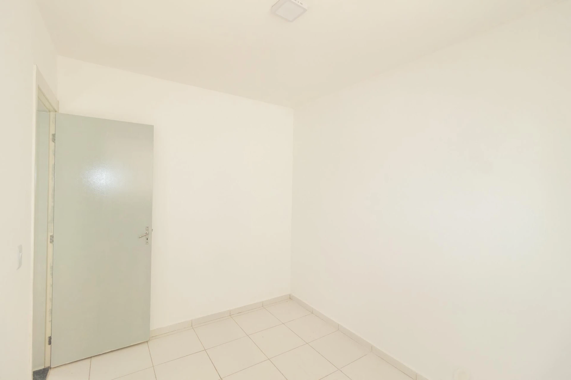 Unfurnished apartment with 2 bedrooms and open-air pool — photo 22