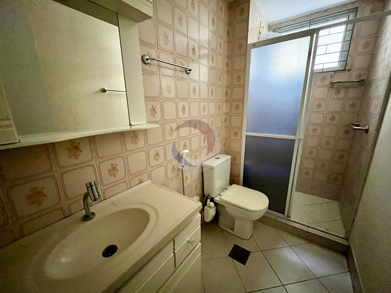 One-bedroom apartment with a washing machine — photo 11