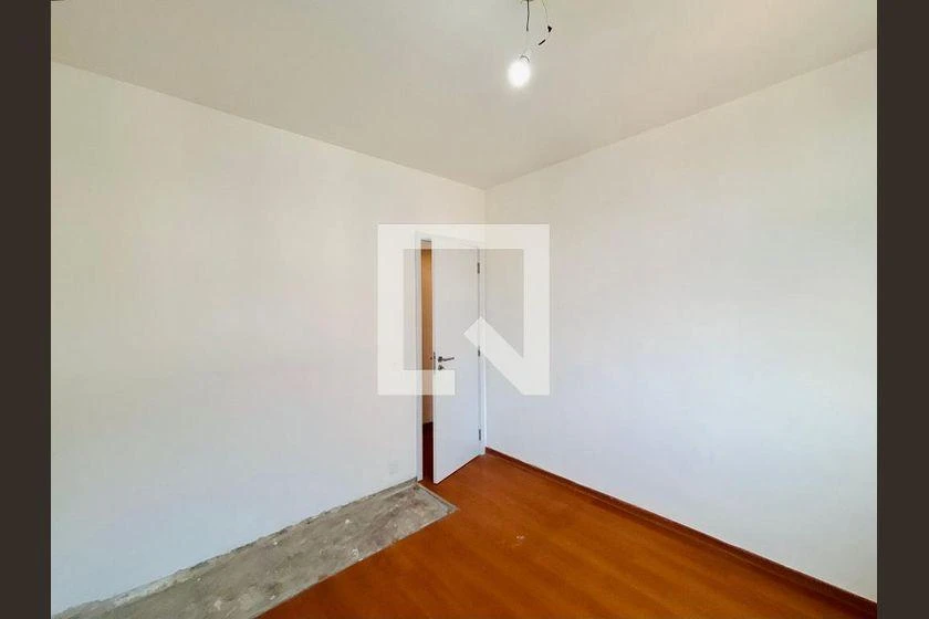 Walk-in closet in a 3-bedroom apartment, 83 m² — photo 16