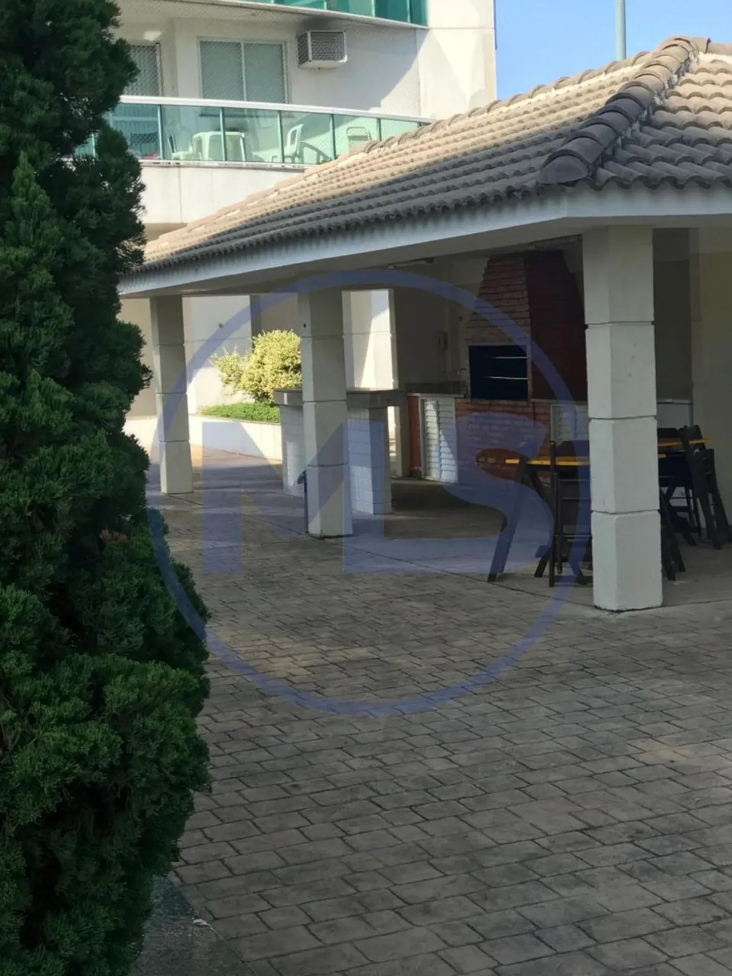 Balcony with a grill in a 3-bedroom apartment, 83 m² — photo 28