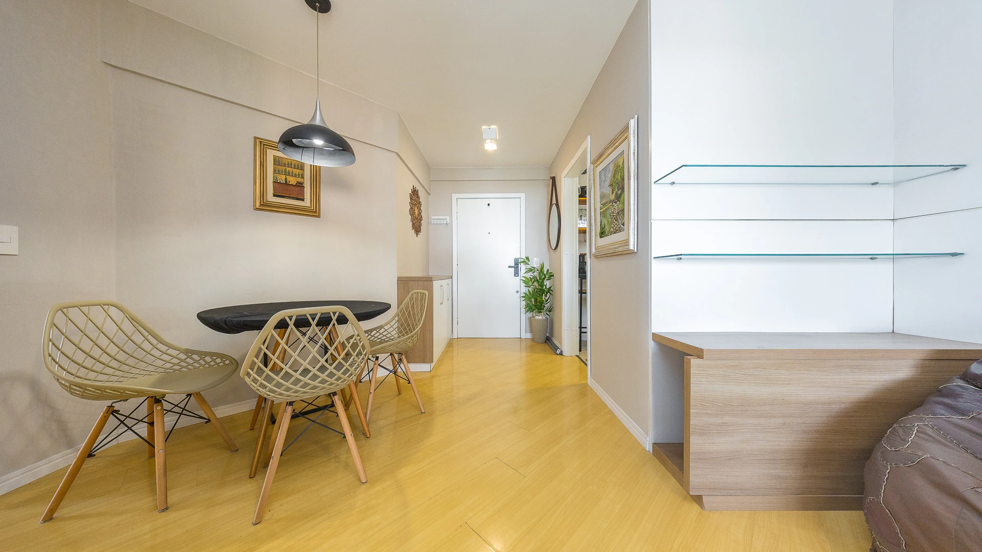 Apartamento com 2 quartos e 2 banheiros, cozinha americana — photo 3