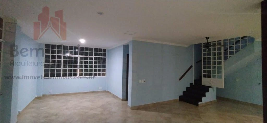 Unfurnished 4-bedroom apartment with closed kitchen — photo 3