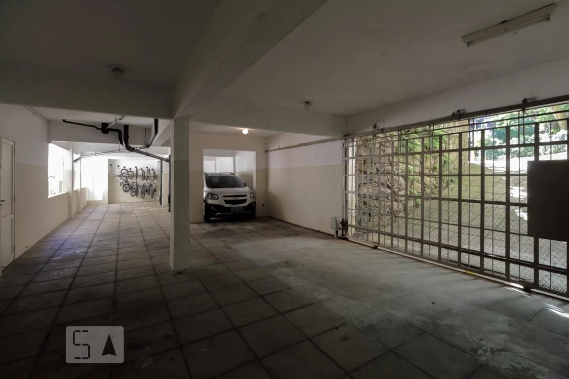 Furnished 4-bedroom apartment with 3 bathrooms — photo 26