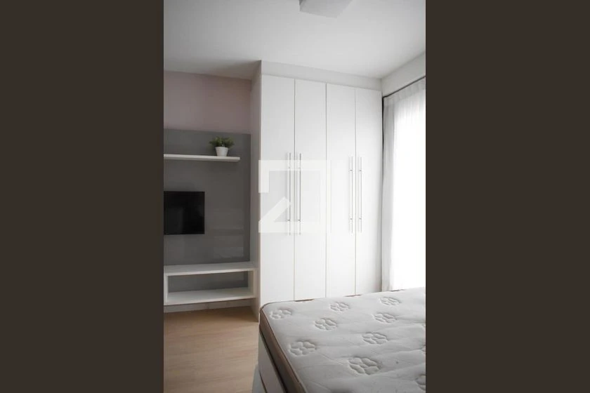 Furnished 1-bedroom apartment with a balcony — photo 4