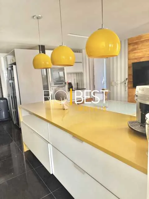Apartment with open kitchen and gas stove — photo 29