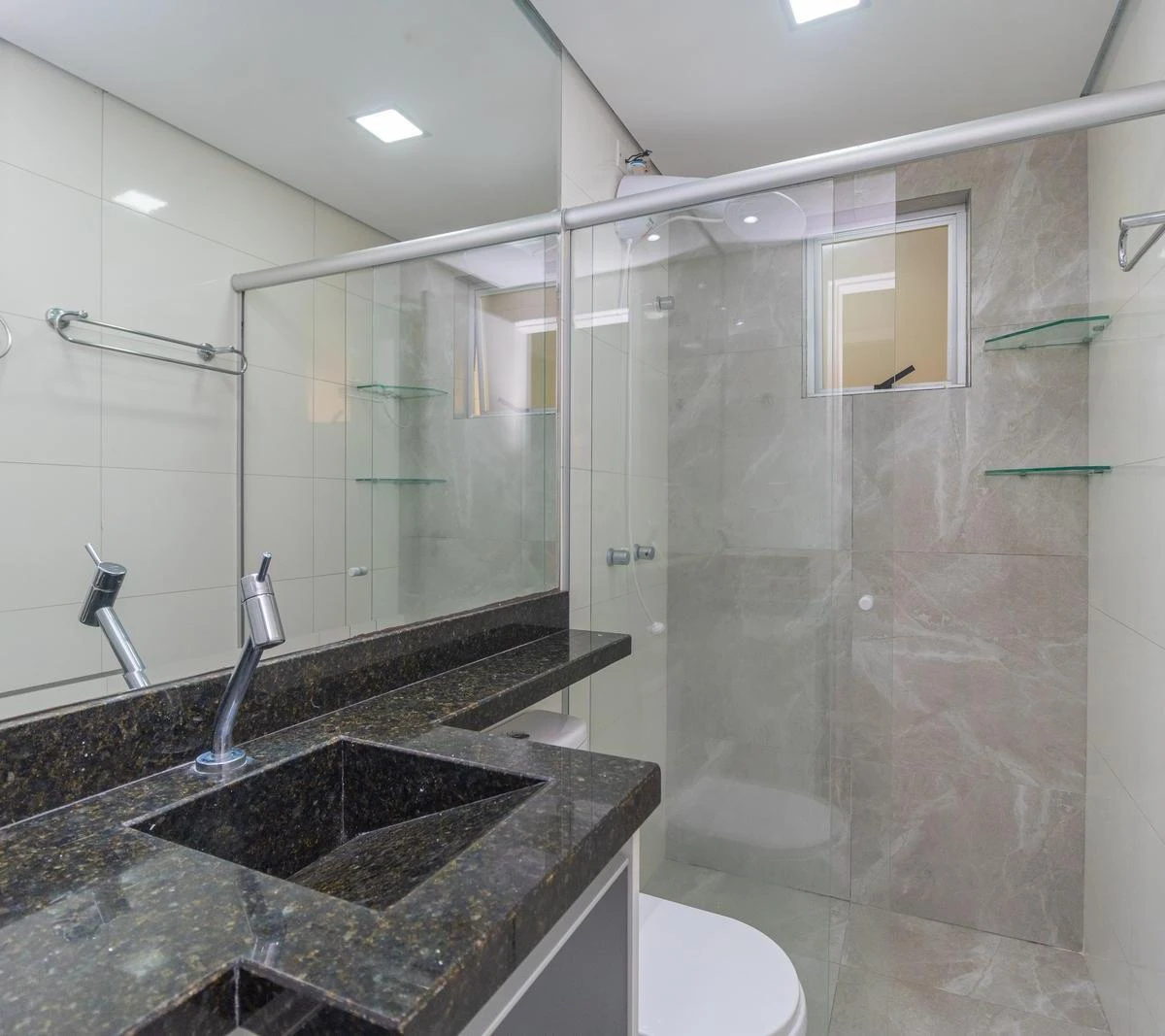 Робоче місце та 3 спальні: квартира 75 м² — photo 7