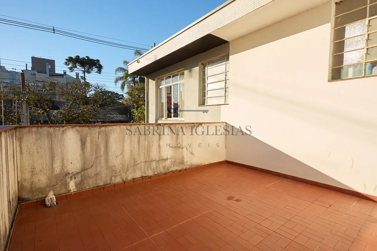 House with 5 bedrooms, 3 bathrooms, and a closed kitchen — photo 10
