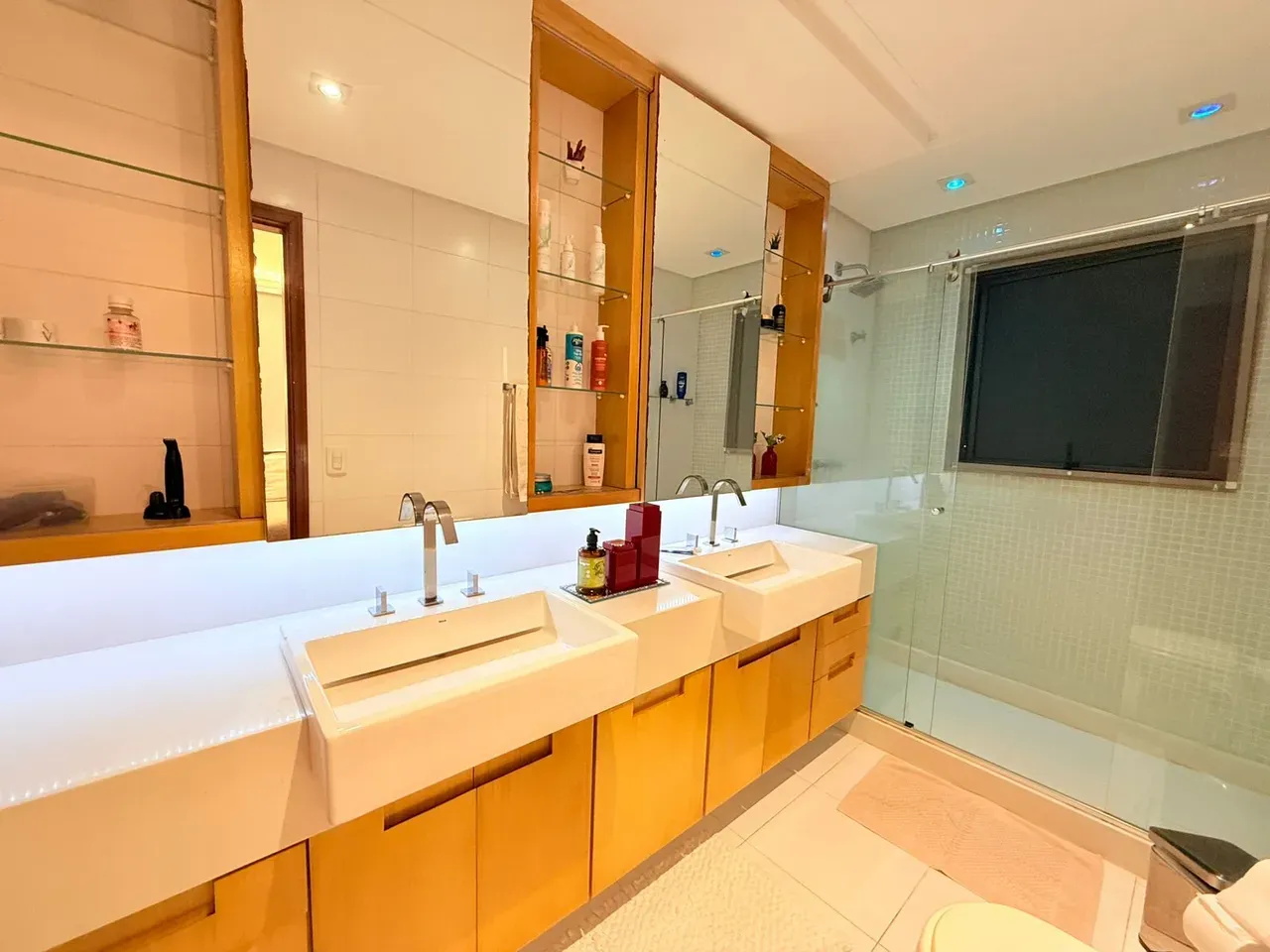 Apartamento mobiliado com 4 quartos e 5 banheiros, 233 m² — photo 22