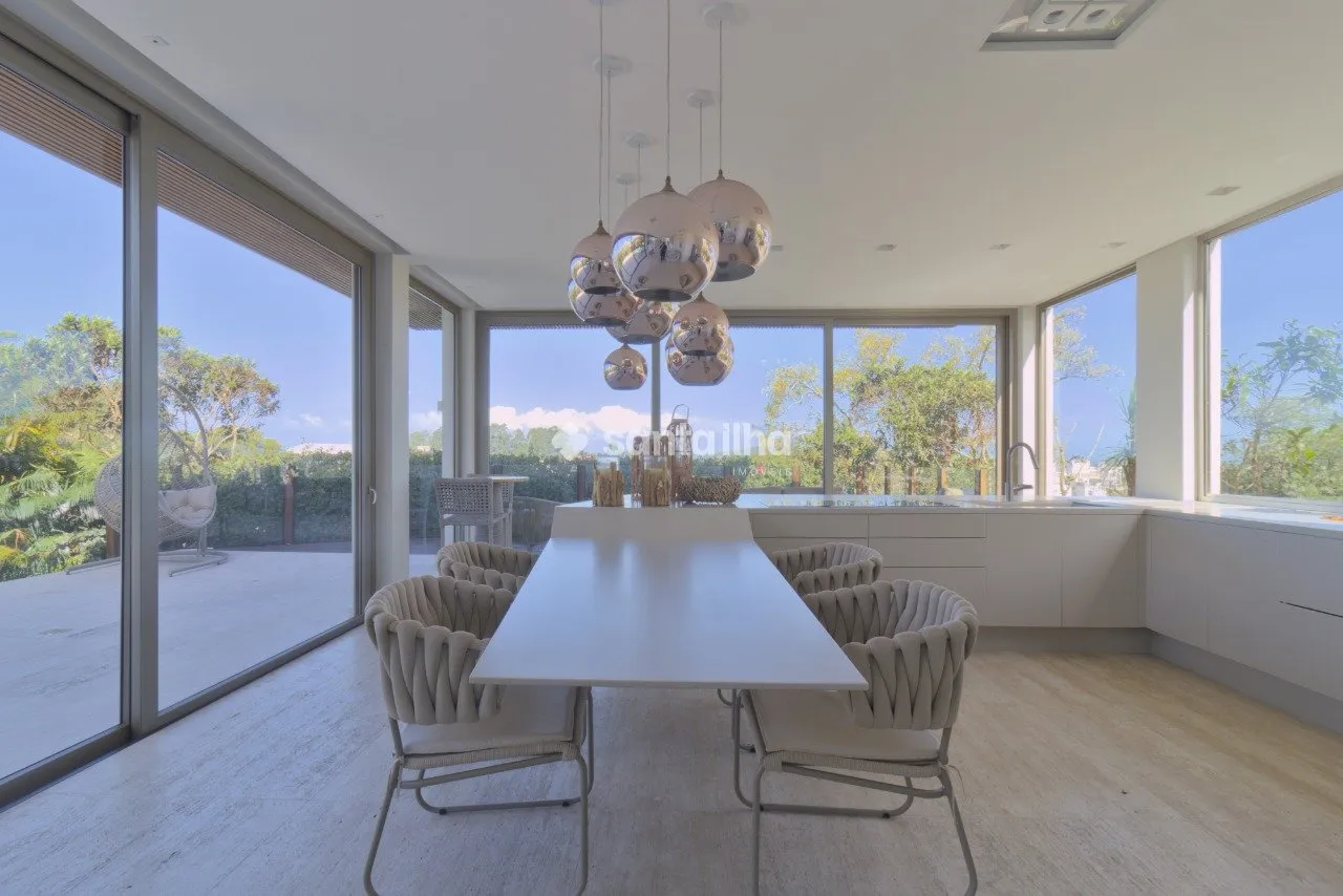 House with 6 en-suite bedrooms and 8 bathrooms, 1350 m² — photo 11