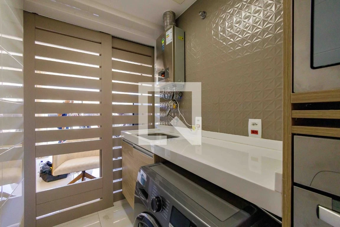 Apartamento mobiliado com 4 quartos e 4 banheiros — photo 14