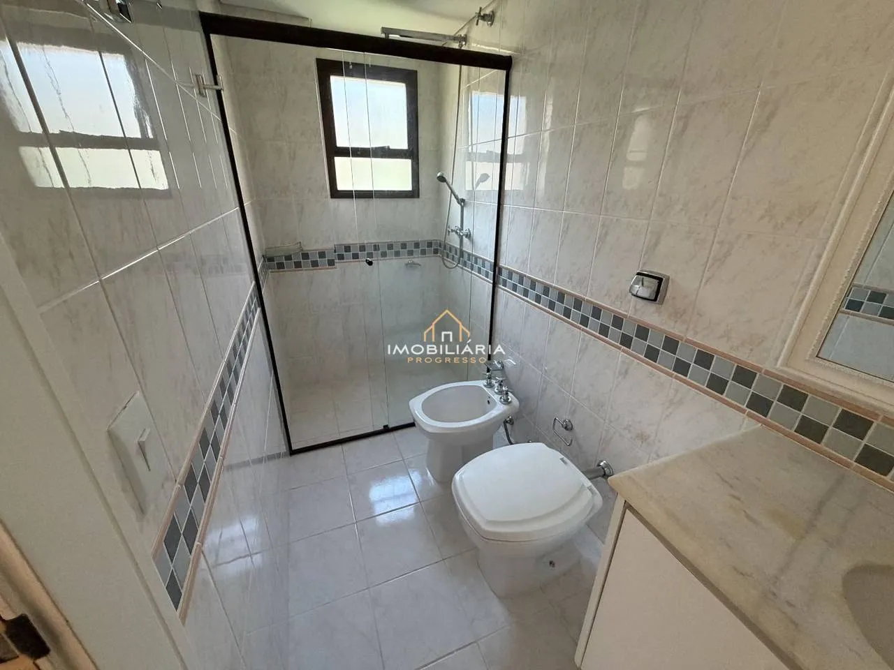 3-bedroom apartment with a home office in Curitiba — photo 37