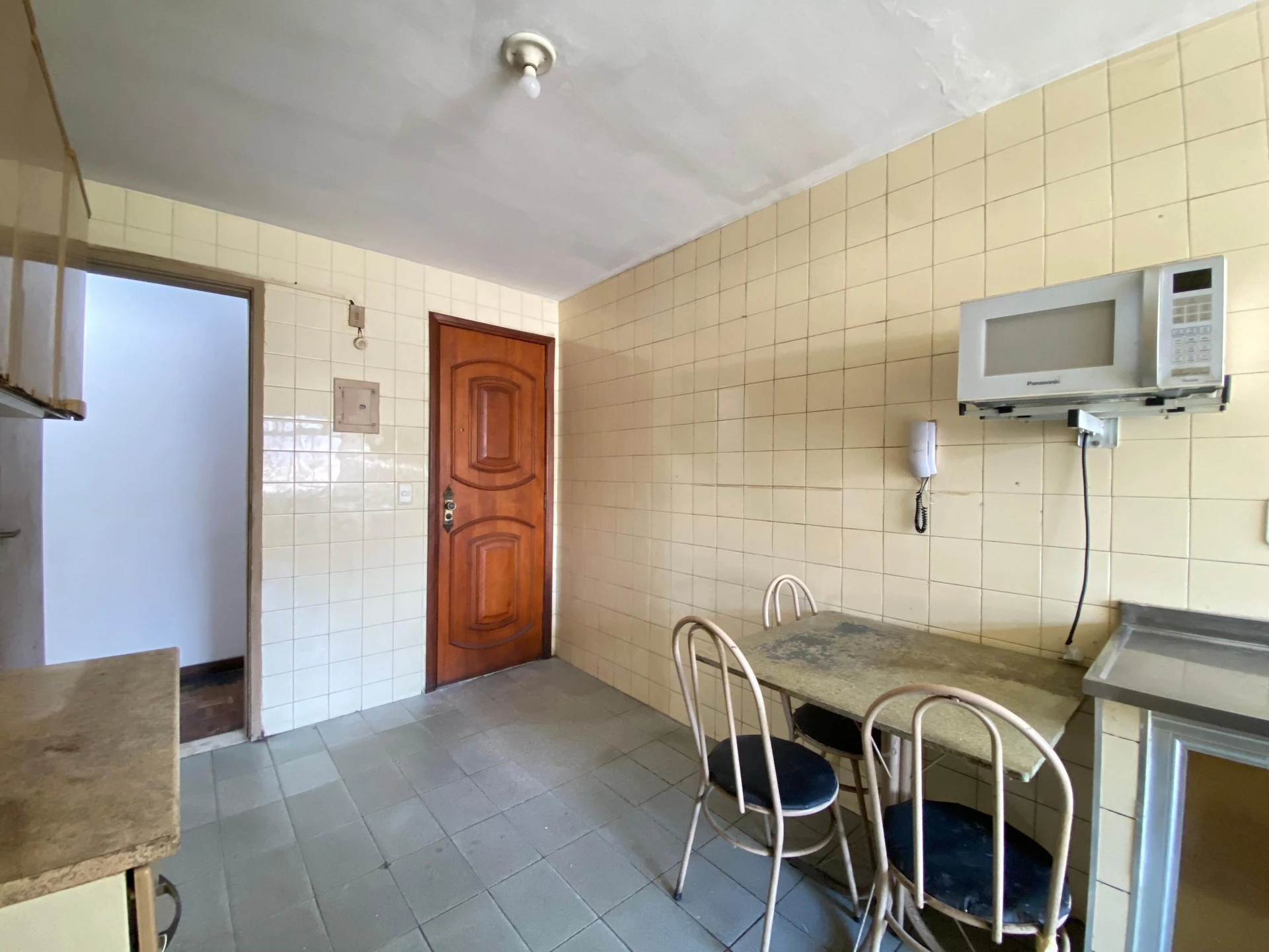 Apartment, 92 m², with wood or laminate floors — photo 52
