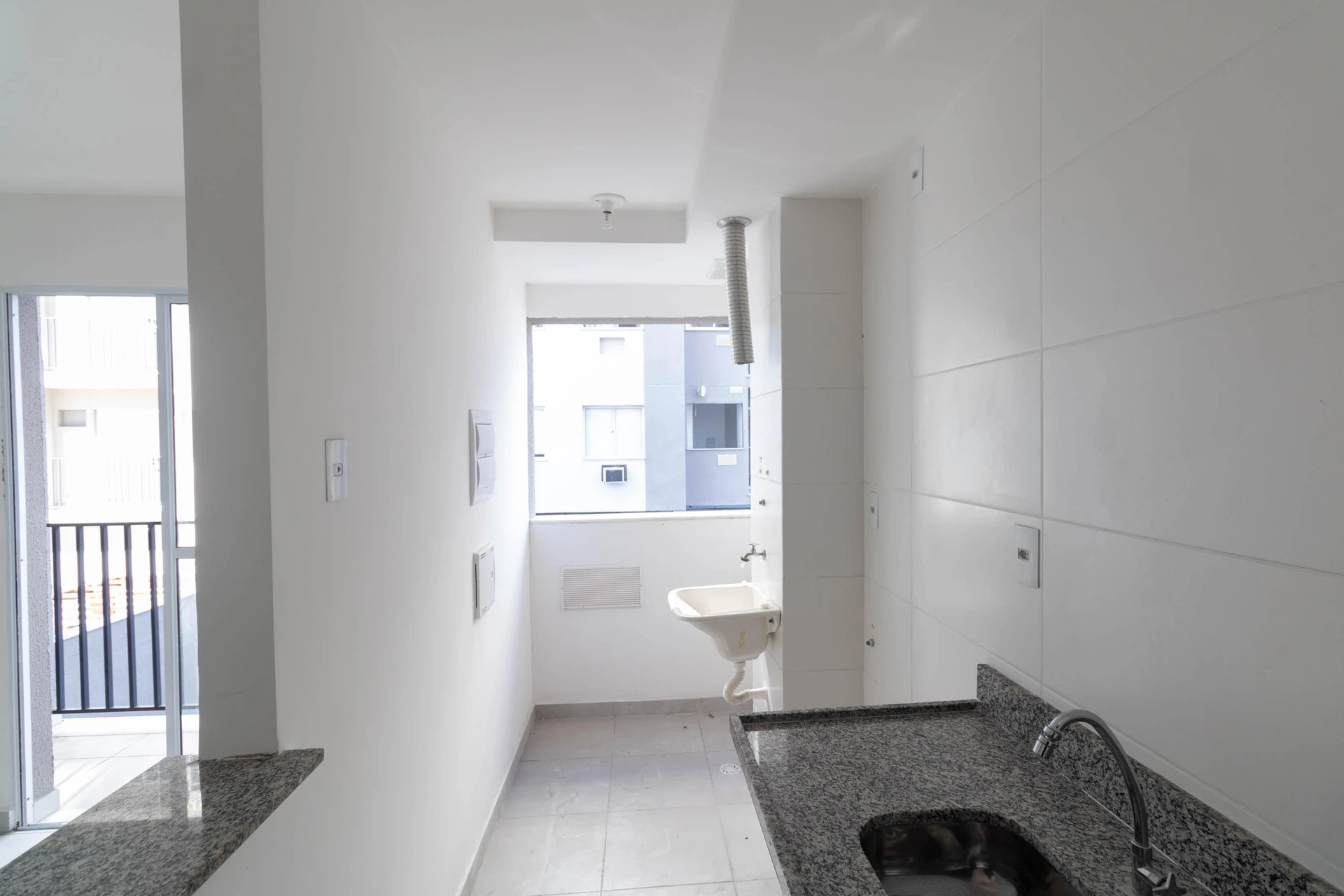 Apartment with 2 bedrooms, 1 en-suite and 1 parking spot — photo 44