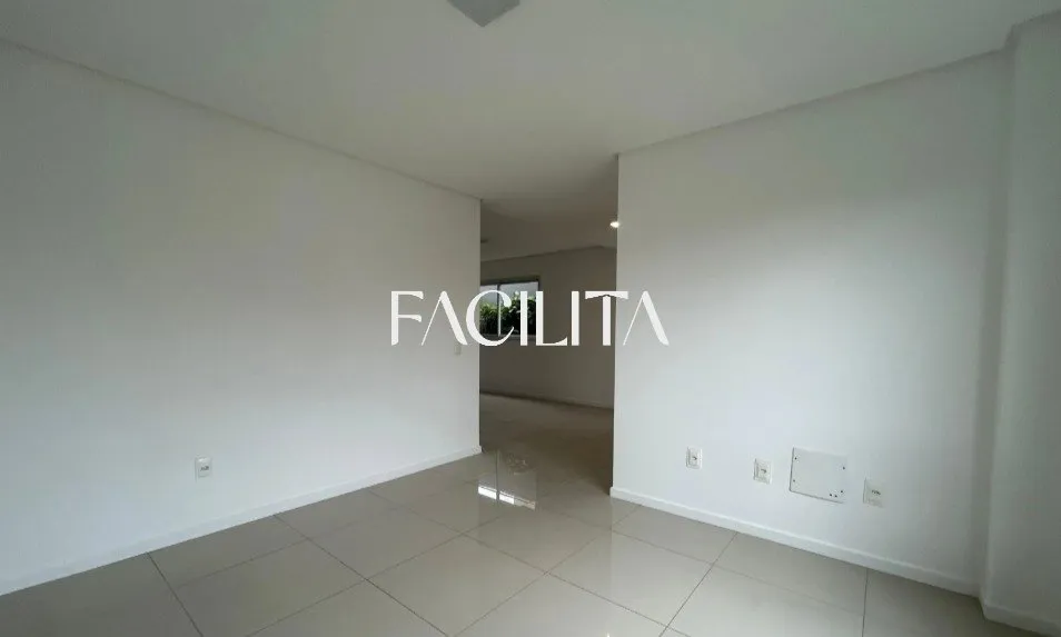 Casa com 3 quartos e cozinha americana com fogão — photo 14