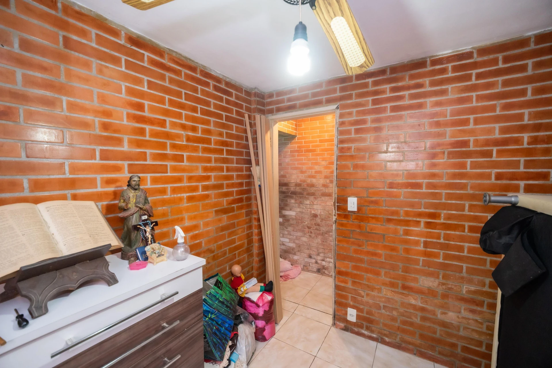 Furnished 2-bedroom apartment with 1 bathroom — photo 36