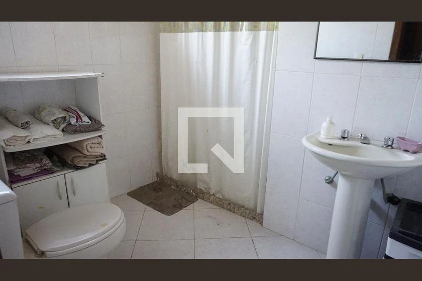 Облаштований будинок 245 м² з 4 спальнями та грилем на балконі — photo 20