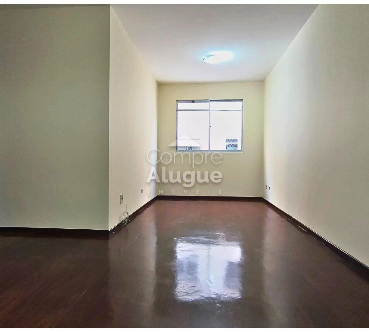 59 m² apartment with a walk-in closet and a home office — photo 4