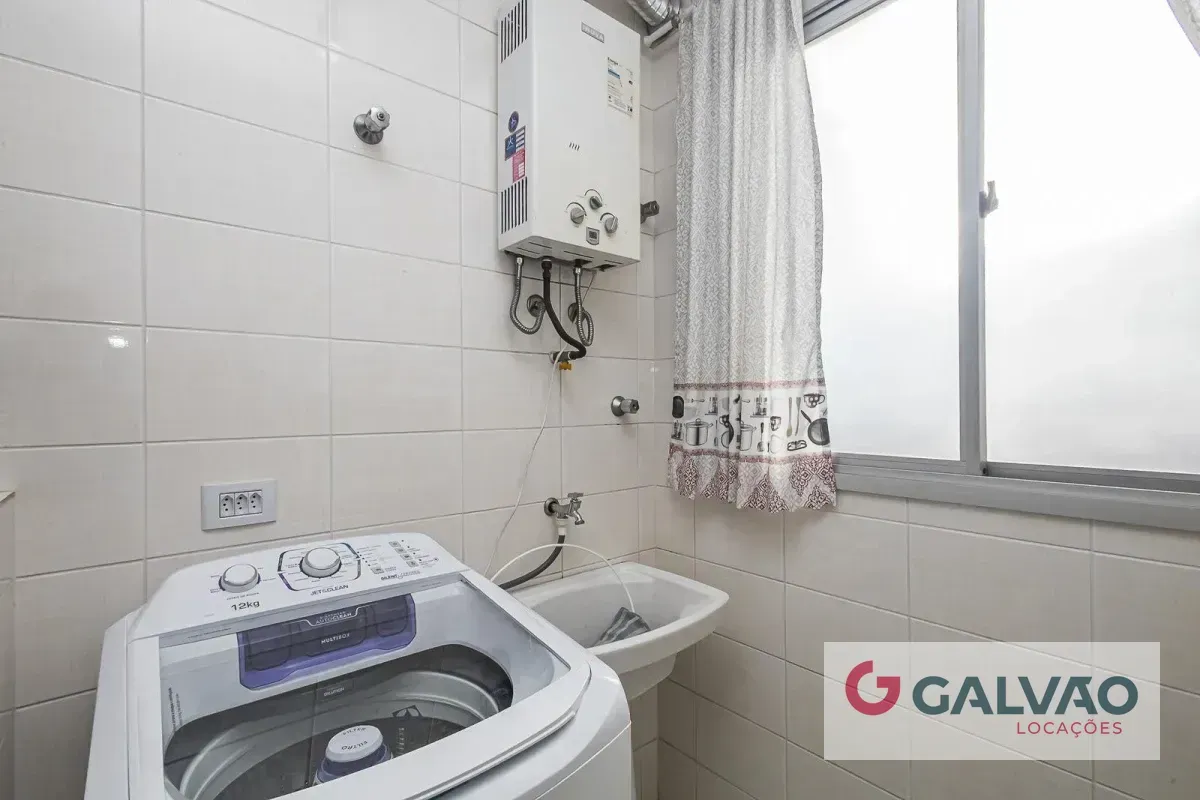2-bedroom apartment in a building with a gym — photo 5