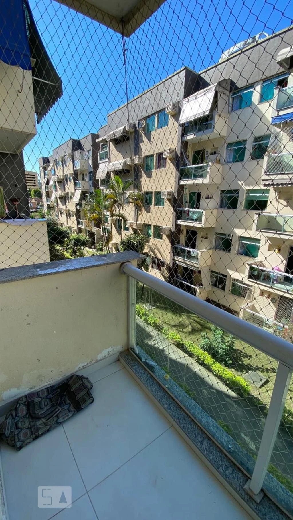 2-bedroom apartment in a building with a pool — photo 25